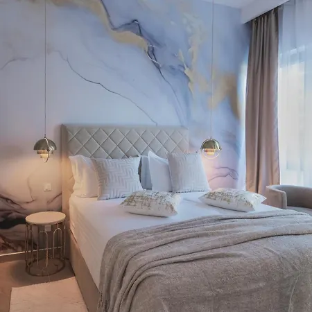 Indigo Bundek 4*